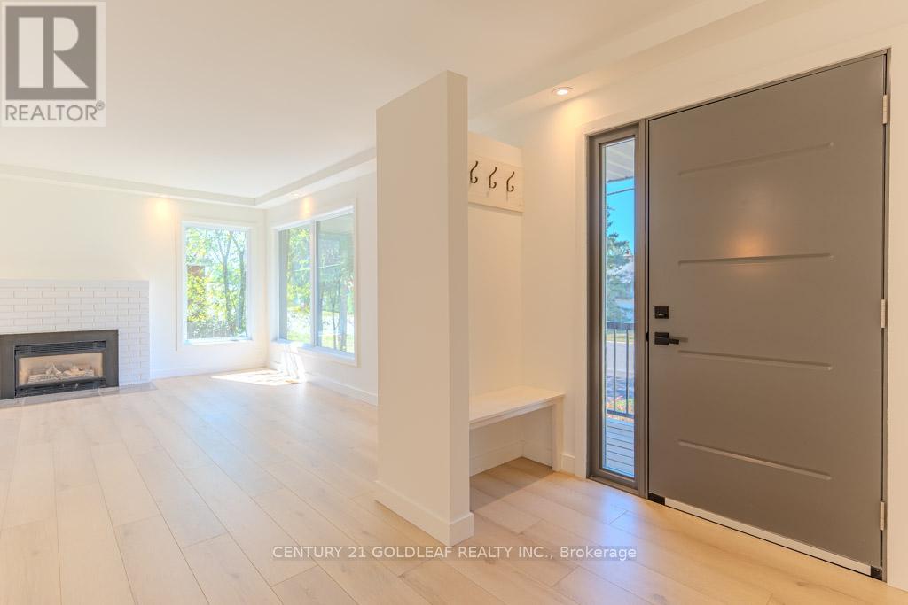 29 Crownhill Street, Ottawa, Ontario  K1J 7K3 - Photo 4 - X12379275