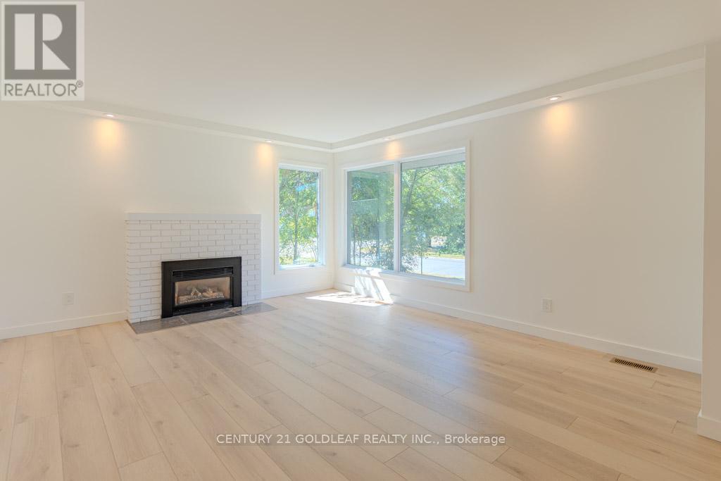 29 Crownhill Street, Ottawa, Ontario  K1J 7K3 - Photo 5 - X12379275