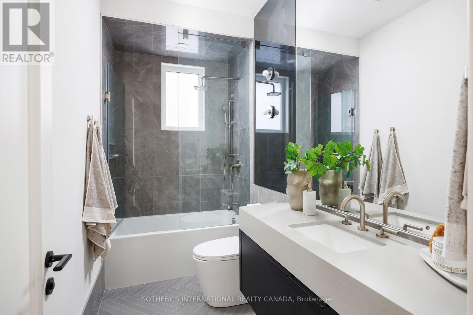 70 Gormley Avenue, Toronto, Ontario  M4V 1Z1 - Photo 33 - C12379229