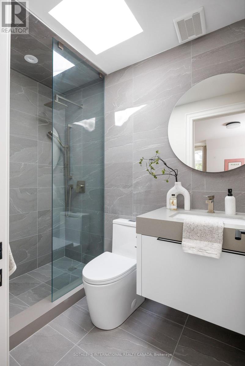 70 Gormley Avenue, Toronto, Ontario  M4V 1Z1 - Photo 40 - C12379229