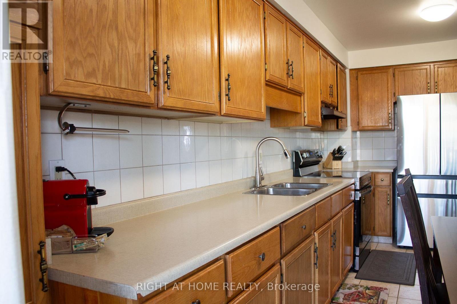 8 Terra Road W, Vaughan, Ontario L4L 3J5 - Photo 11 - N12379267