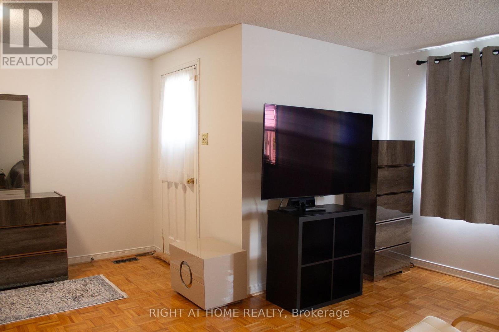 8 Terra Road W, Vaughan, Ontario L4L 3J5 - Photo 17 - N12379267