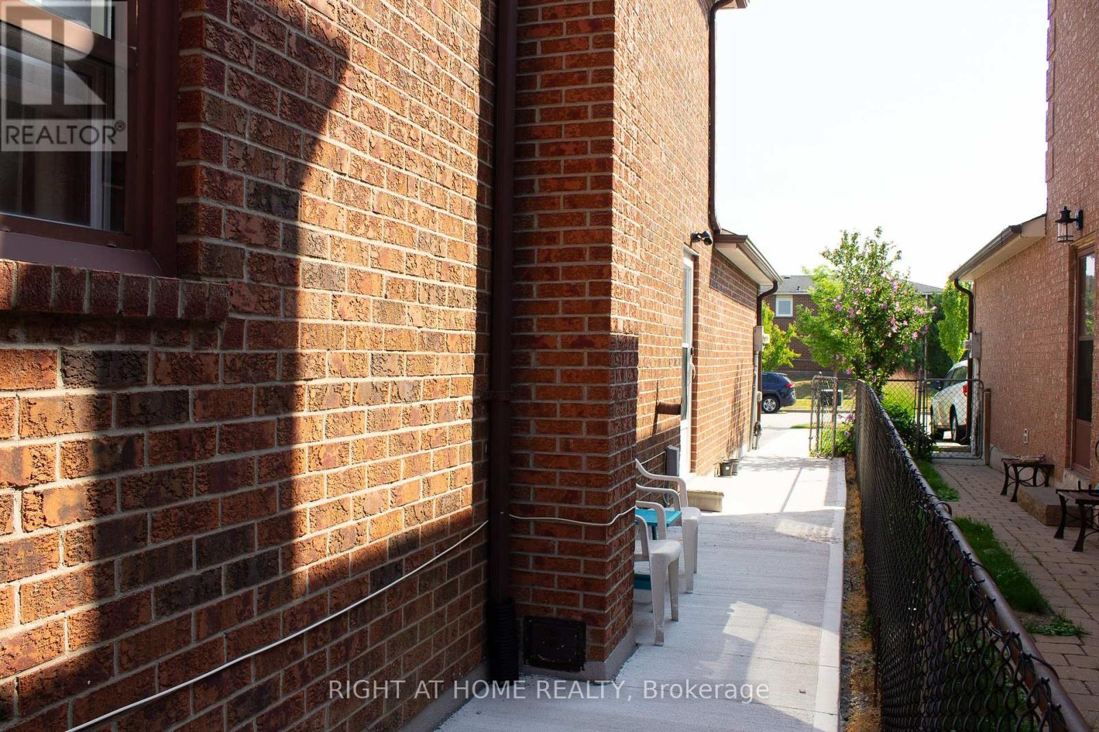 8 Terra Road W, Vaughan, Ontario L4L 3J5 - Photo 29 - N12379267