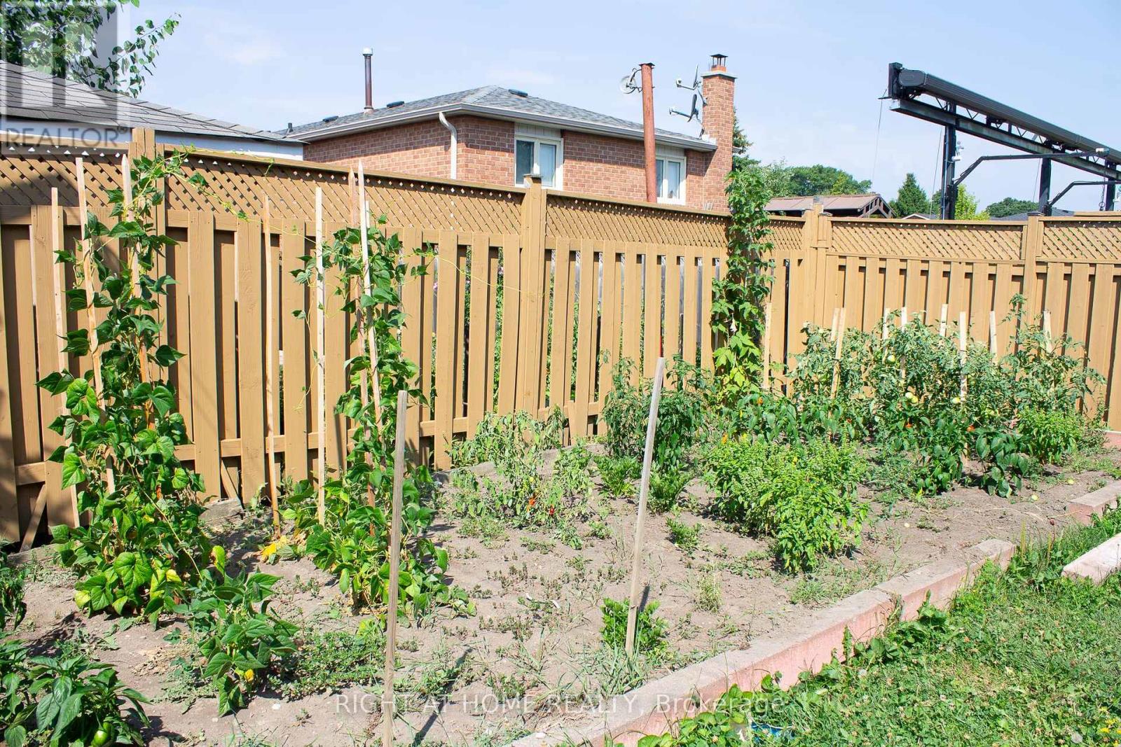 8 Terra Road W, Vaughan, Ontario L4L 3J5 - Photo 46 - N12379267