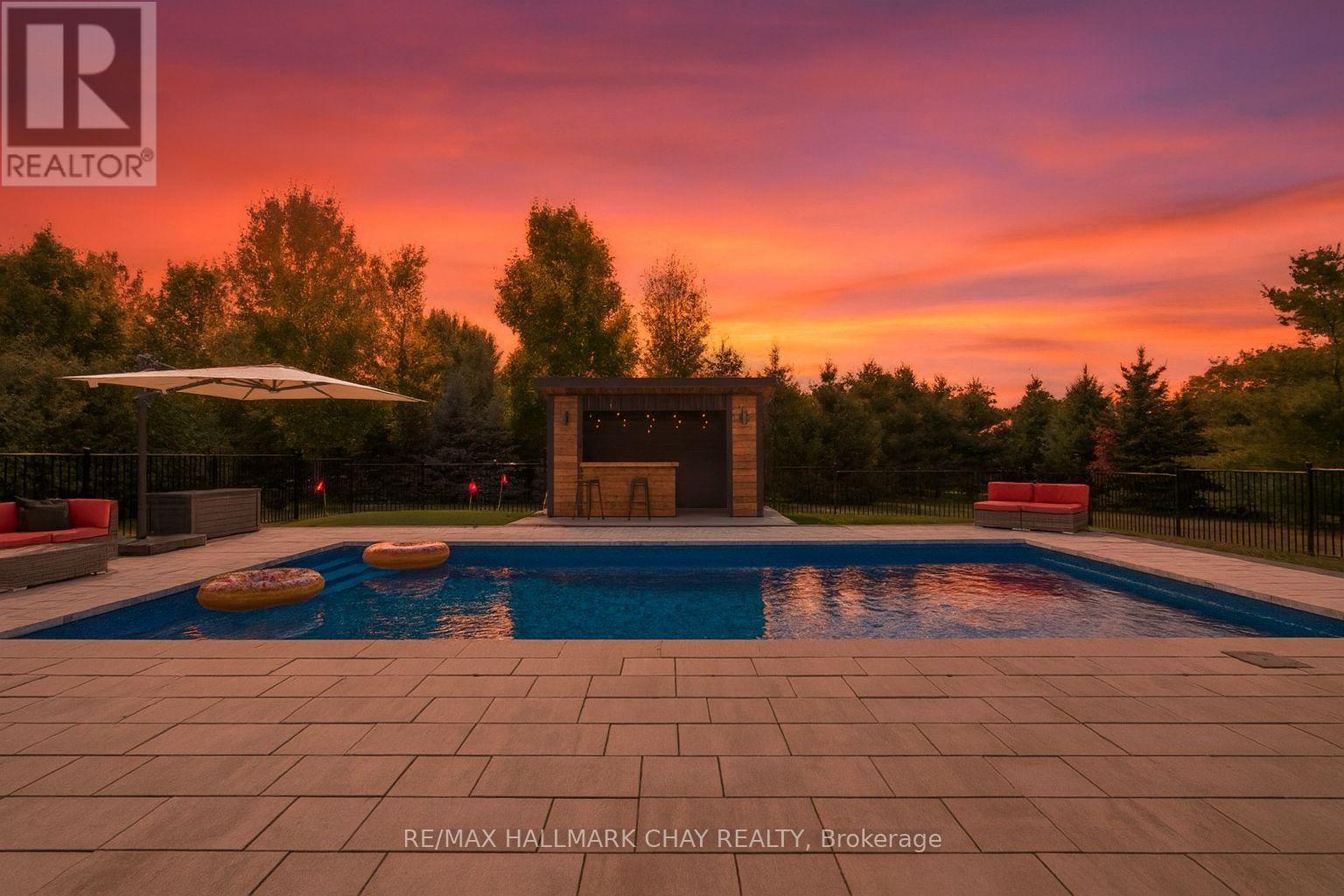 Property at 10 ROY HICKLING DRIVE image 3