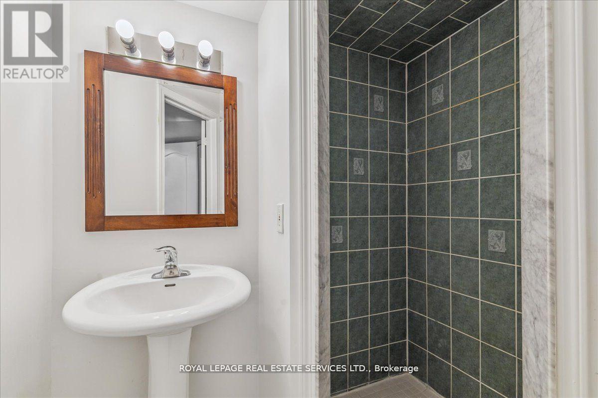 3302 Pinto Place, Mississauga, Ontario  L5B 1V7 - Photo 35 - W12379249