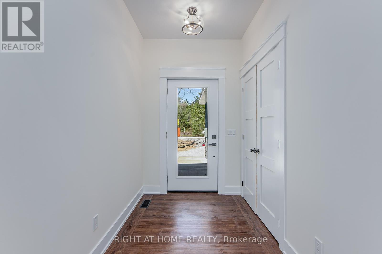 26 Mcleish Drive, Kawartha Lakes (Dalton), Ontario  L0K 1W0 - Photo 4 - X12379230