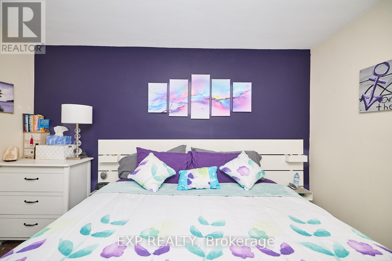 42 Louth Street, St. Catharines (Western Hill), Ontario  L2S 2T4 - Photo 13 - X12379256