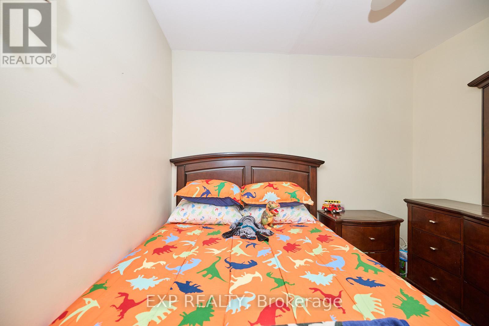 42 Louth Street, St. Catharines (Western Hill), Ontario  L2S 2T4 - Photo 21 - X12379256