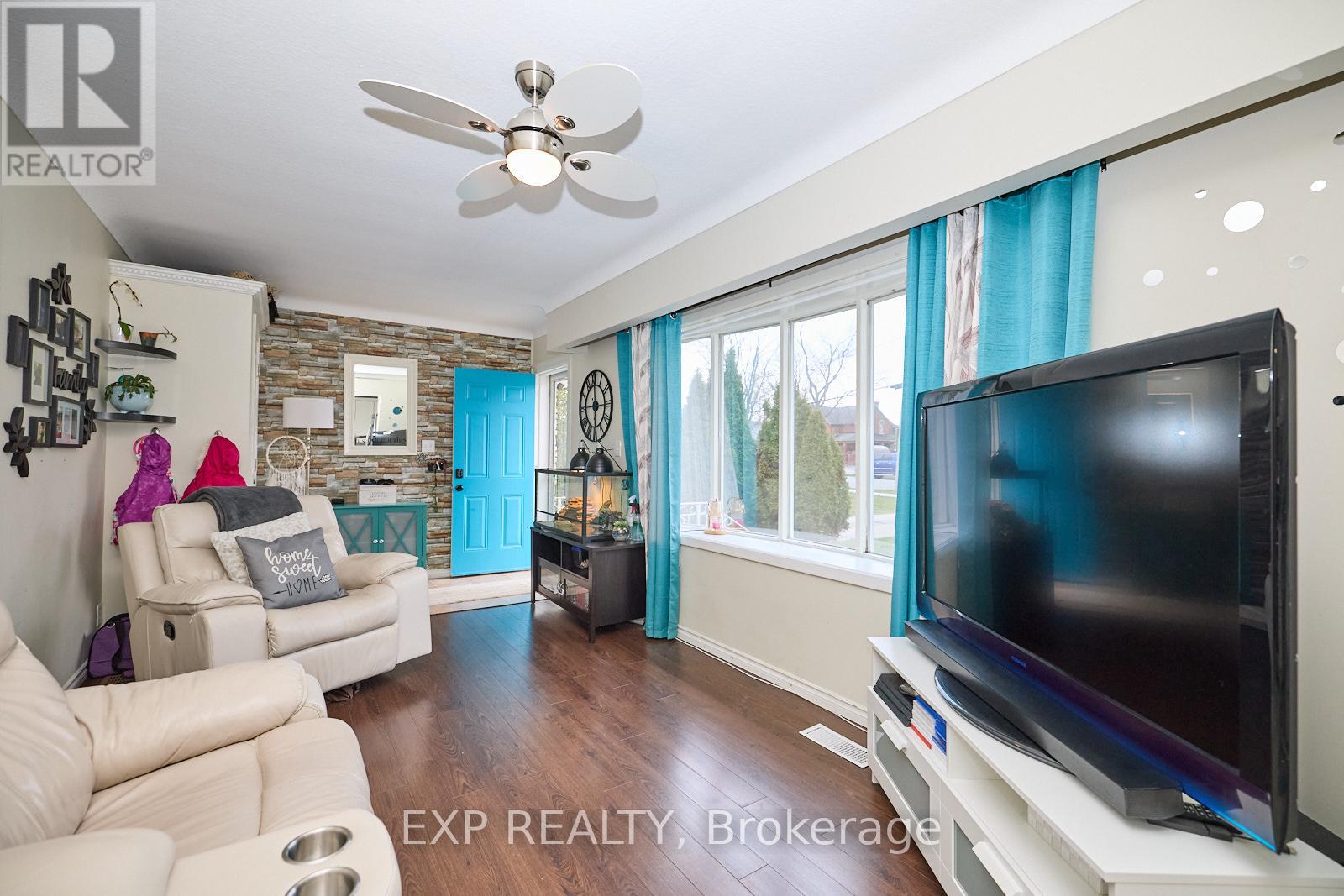 42 Louth Street, St. Catharines (Western Hill), Ontario  L2S 2T4 - Photo 5 - X12379256