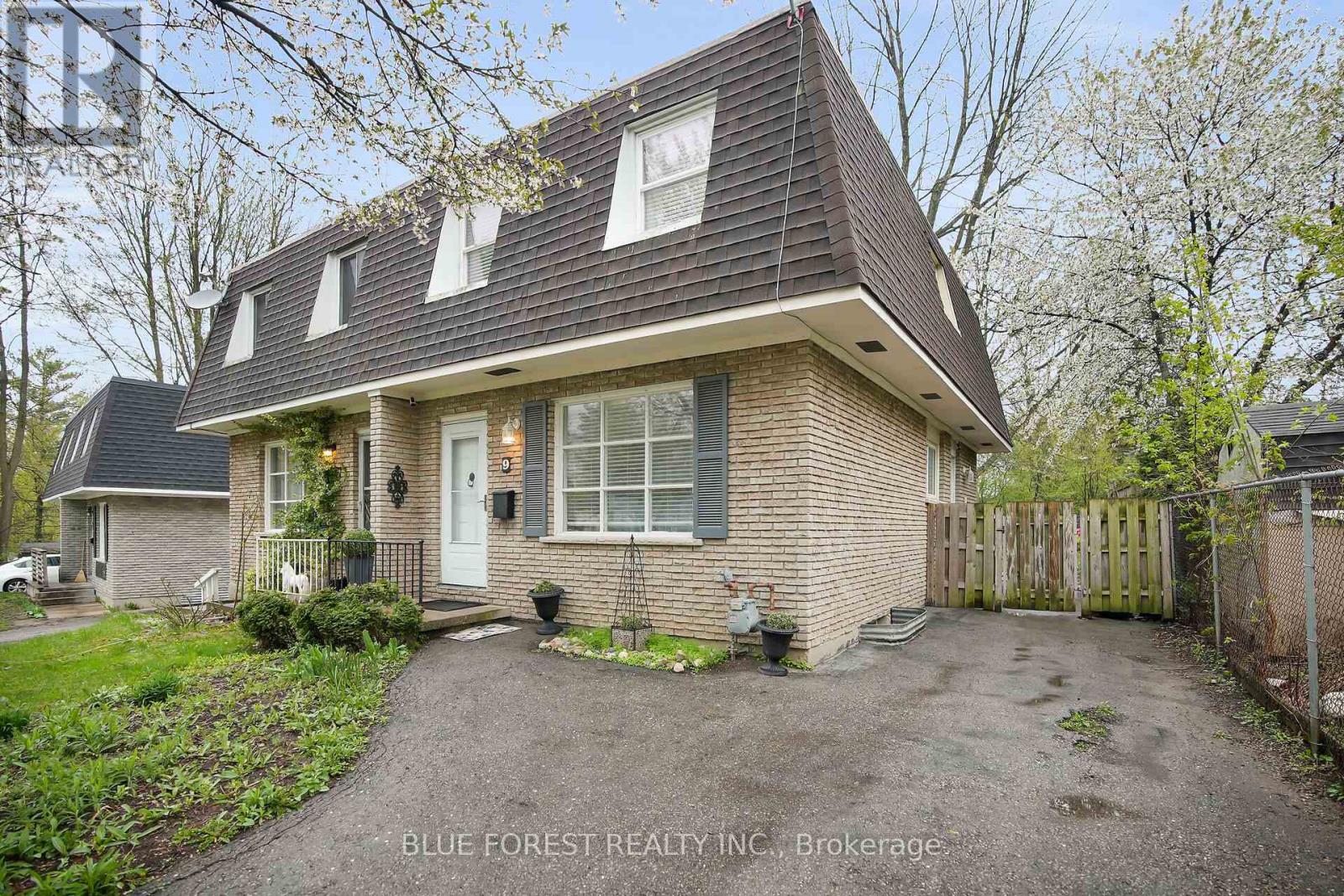 9 Ardsley Road, London North, Ontario  N6G 2W3 - Photo 1 - X12379295