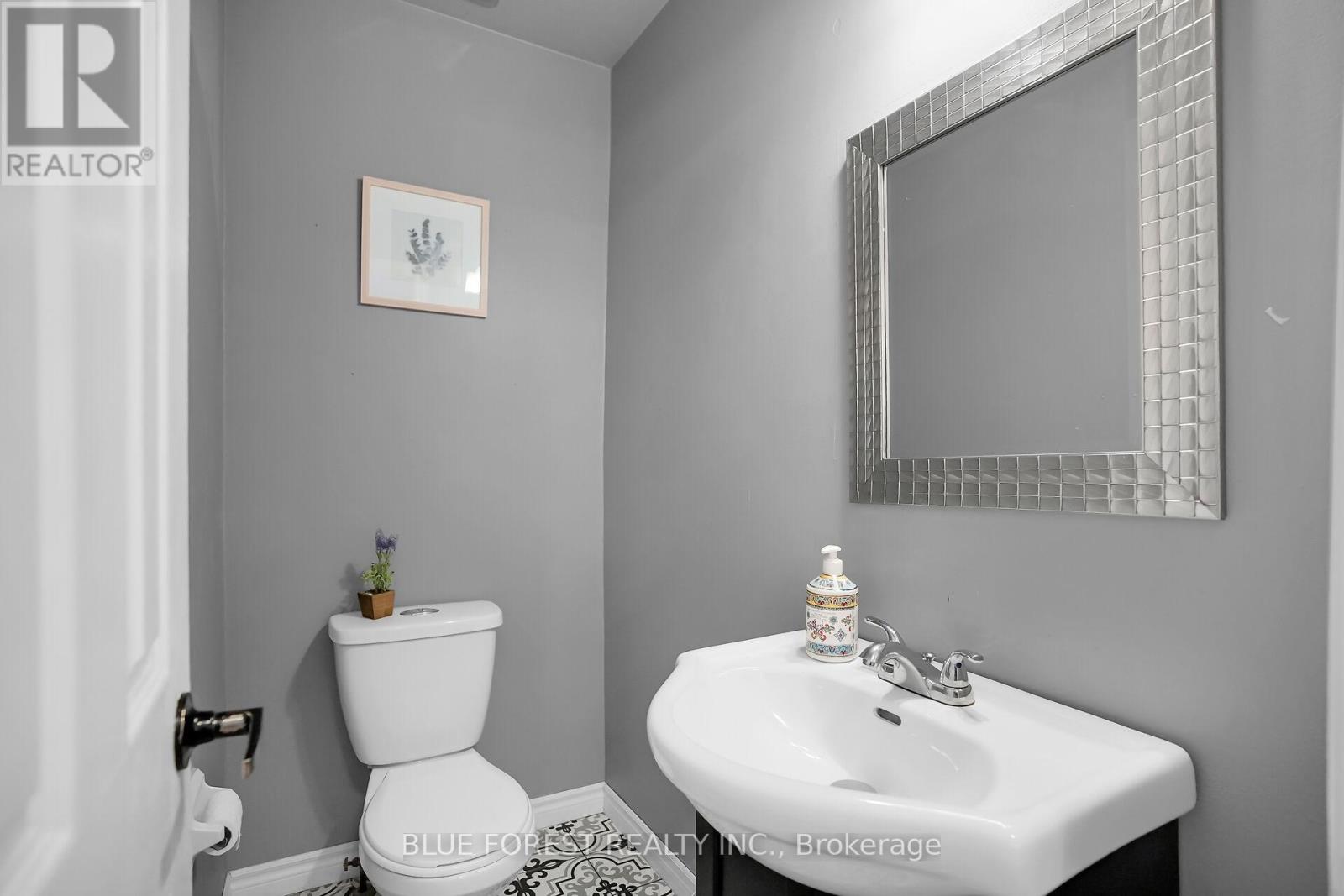 9 Ardsley Road, London North, Ontario  N6G 2W3 - Photo 10 - X12379295