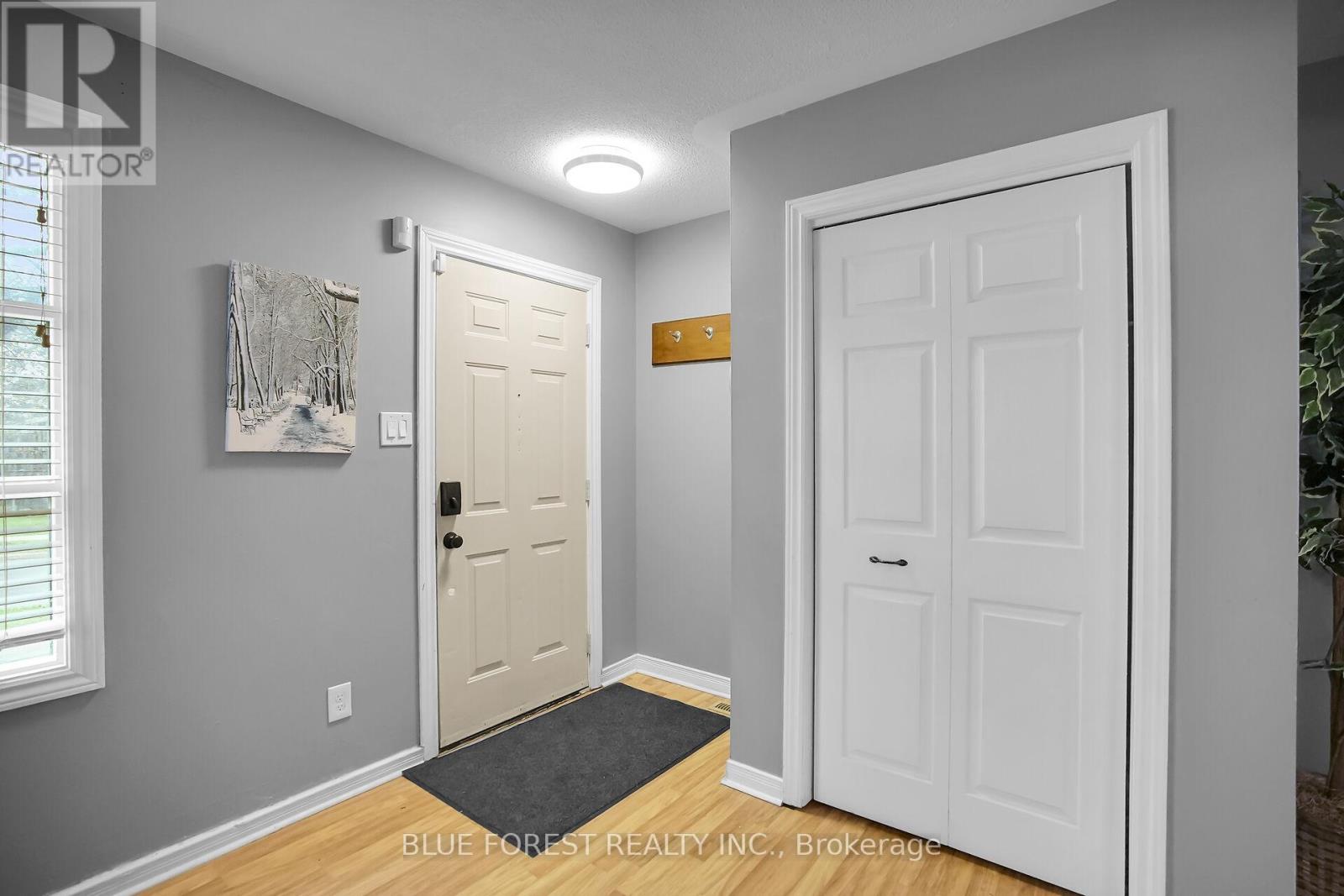 9 Ardsley Road, London North, Ontario  N6G 2W3 - Photo 5 - X12379295