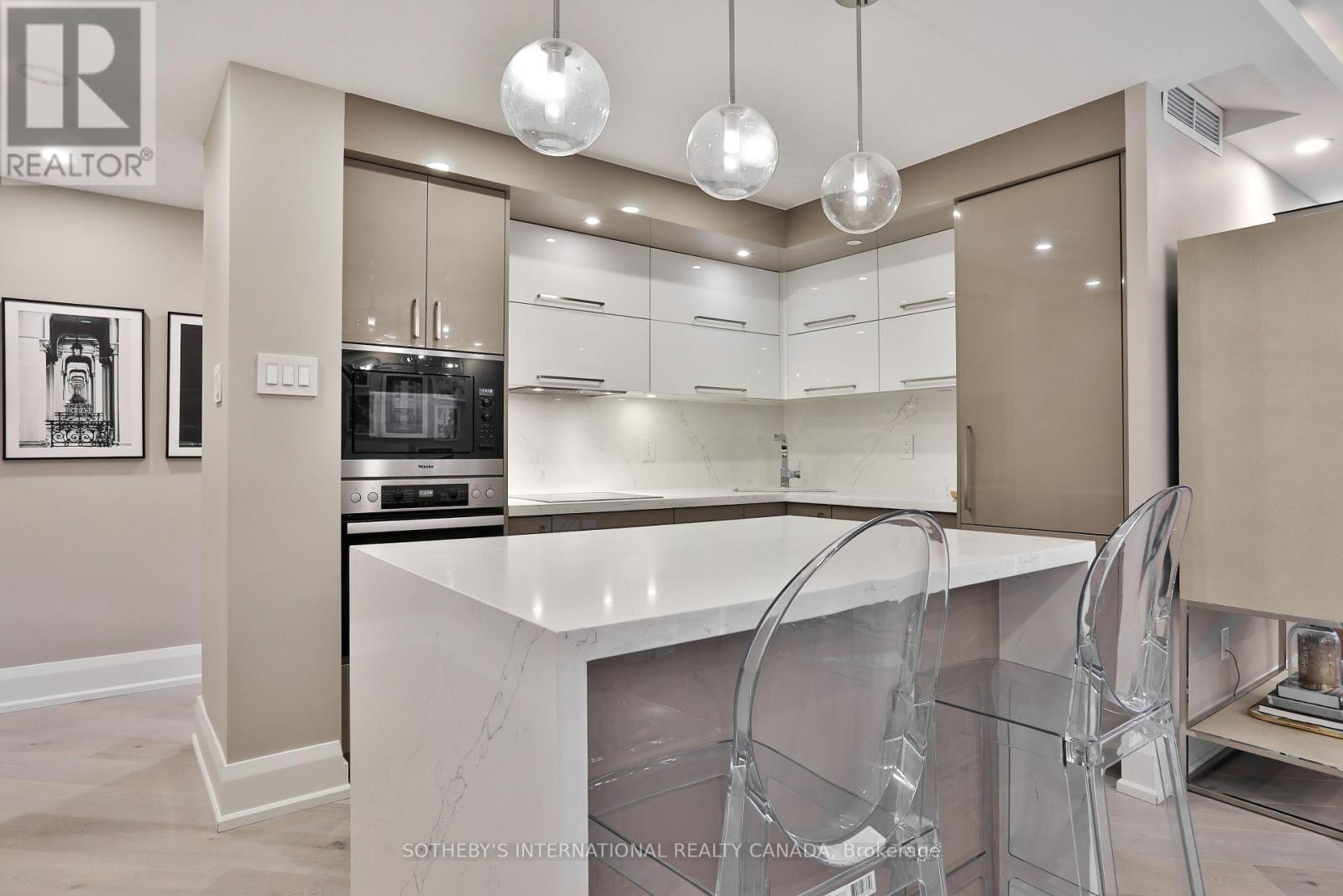 301 - 235 St Clair Avenue W, Toronto, Ontario  M4V 1R4 - Photo 19 - C12379273
