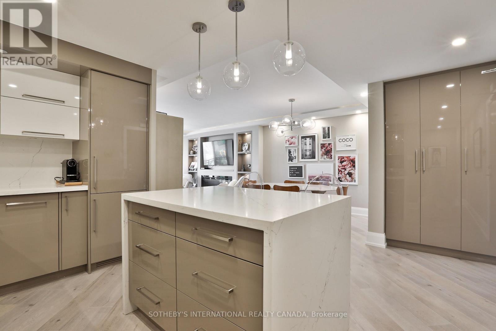 301 - 235 St Clair Avenue W, Toronto, Ontario  M4V 1R4 - Photo 21 - C12379273