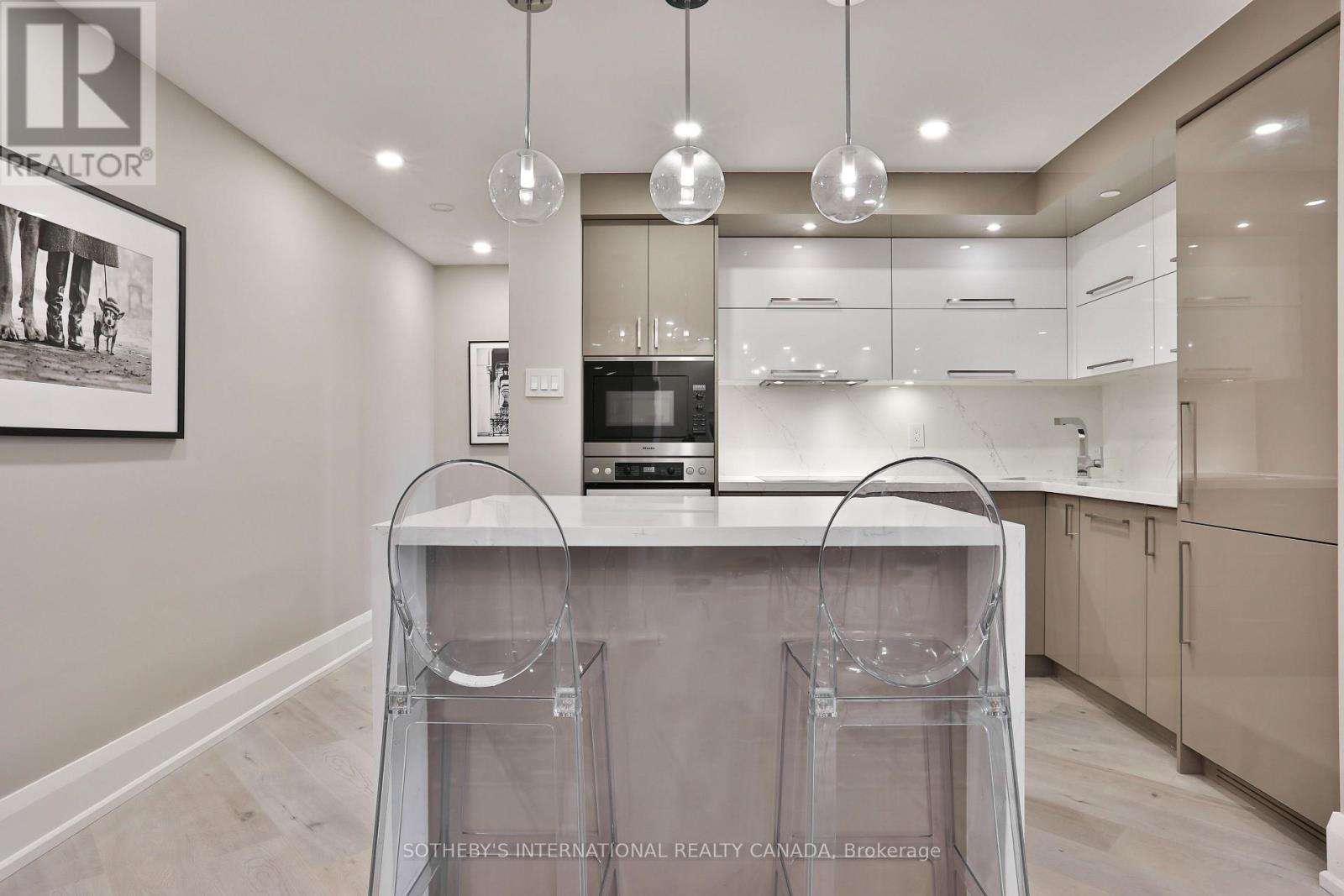 301 - 235 St Clair Avenue W, Toronto, Ontario  M4V 1R4 - Photo 18 - C12379273