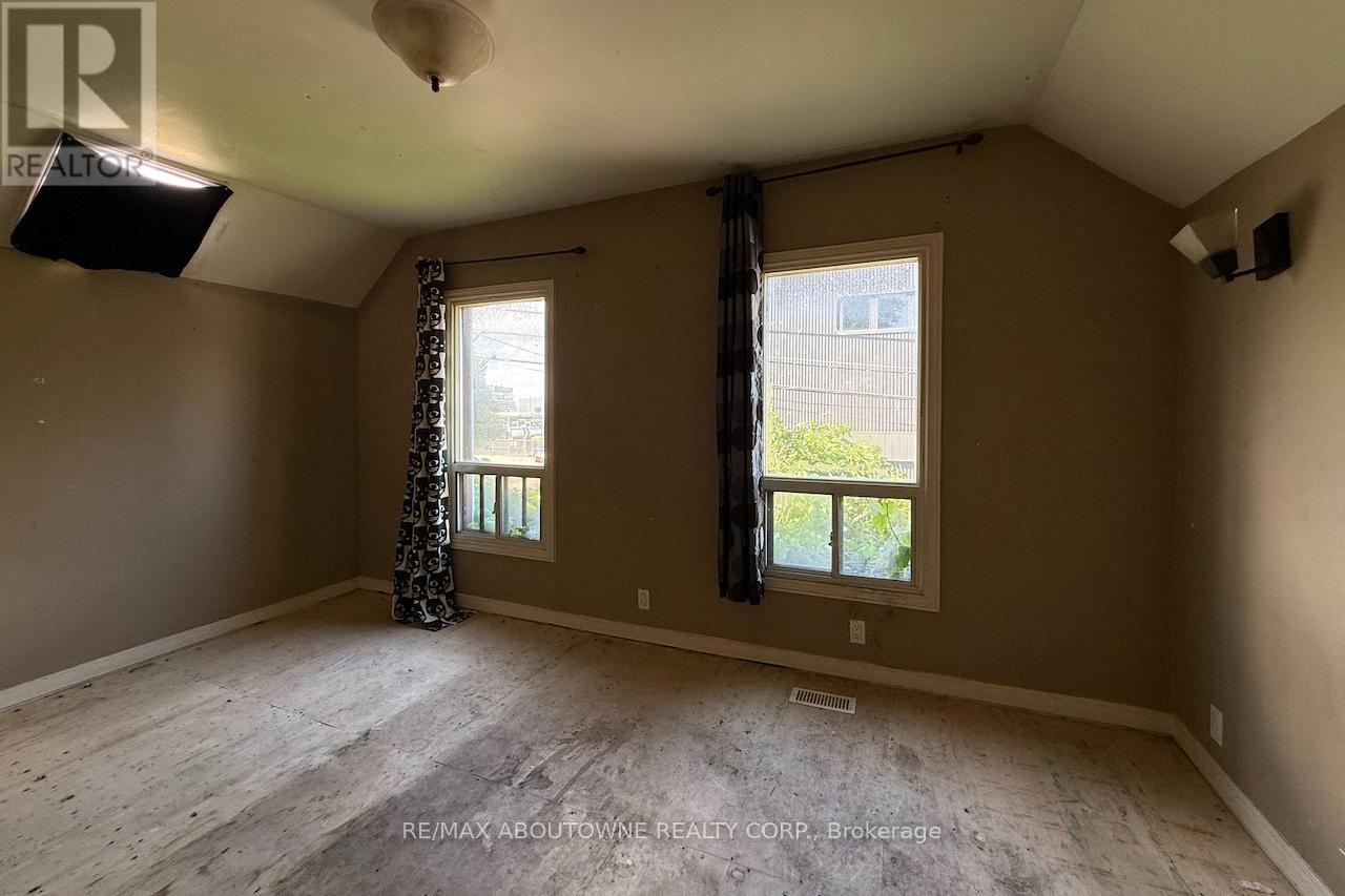 214 Burlington Street E, Hamilton, Ontario  L8L 4H1 - Photo 11 - X12288838