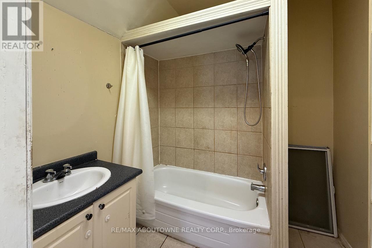 214 Burlington Street E, Hamilton, Ontario  L8L 4H1 - Photo 19 - X12288838