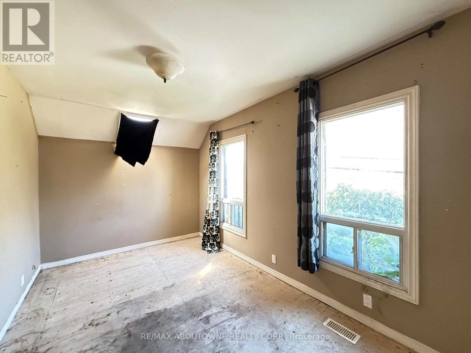 214 Burlington Street E, Hamilton, Ontario  L8L 4H1 - Photo 12 - X12288838