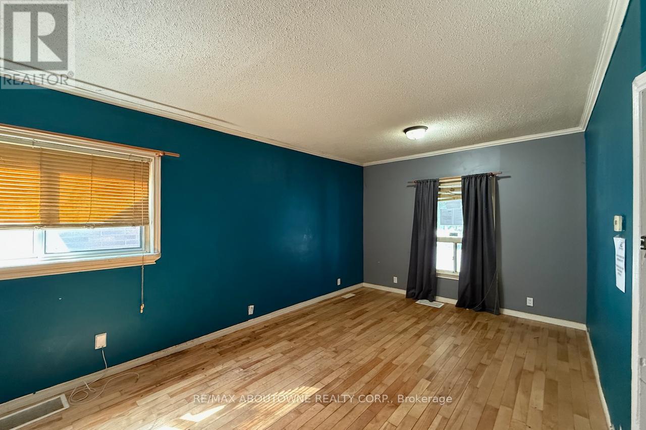 Property at 214 BURLINGTON STREET E image 5