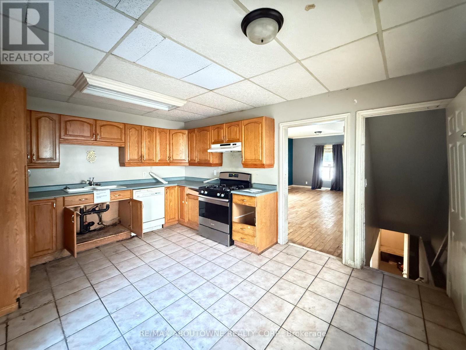 214 Burlington Street E, Hamilton, Ontario  L8L 4H1 - Photo 8 - X12288838