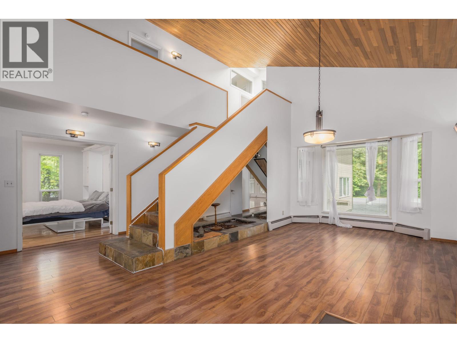 23236 130 Avenue, Maple Ridge, British Columbia  V2X 4S6 - Photo 4 - R3043455