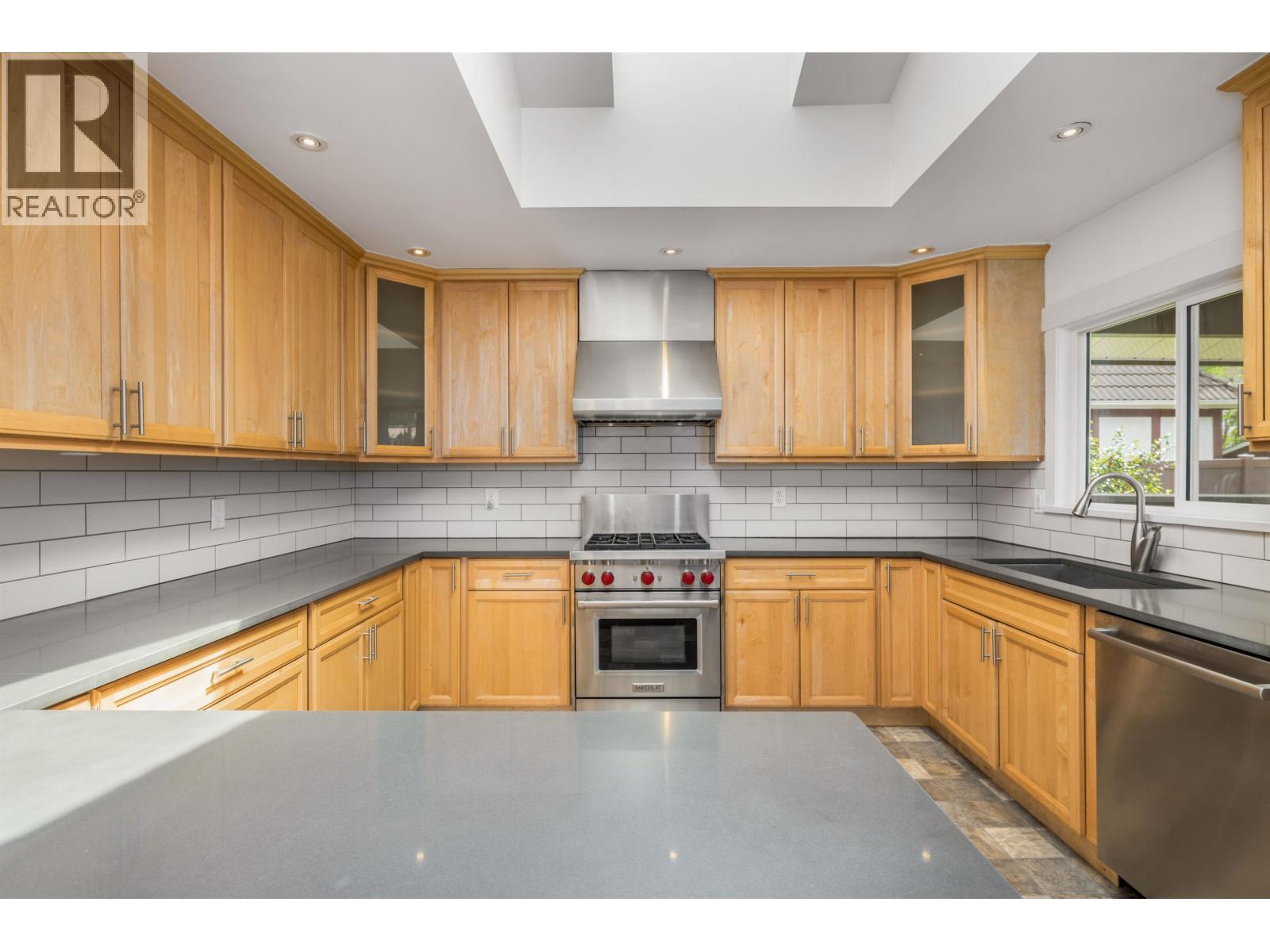 23236 130 Avenue, Maple Ridge, British Columbia  V2X 4S6 - Photo 9 - R3043455