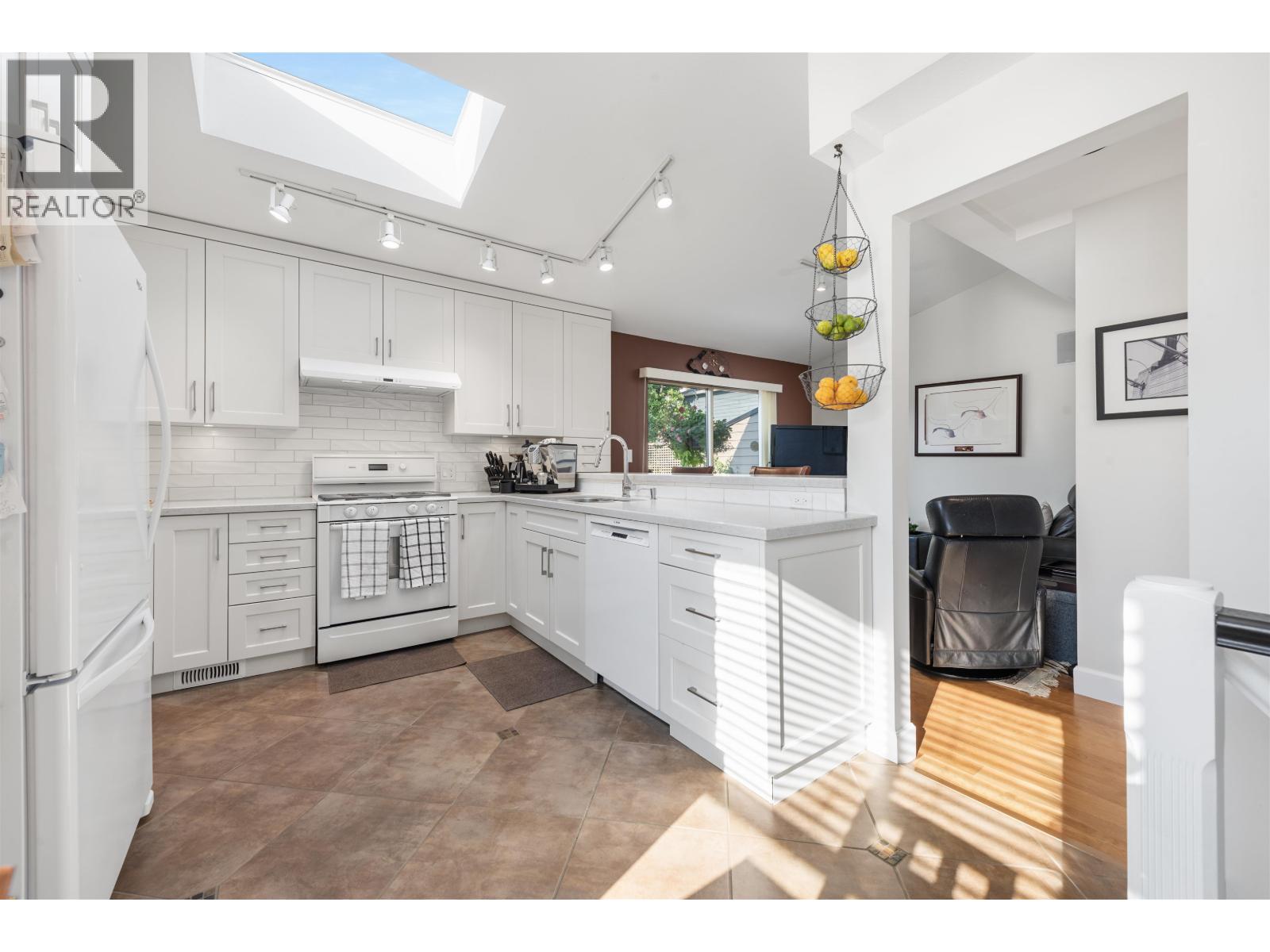 342 E 26th Street, North Vancouver, British Columbia  V7N 1B1 - Photo 14 - R3041890