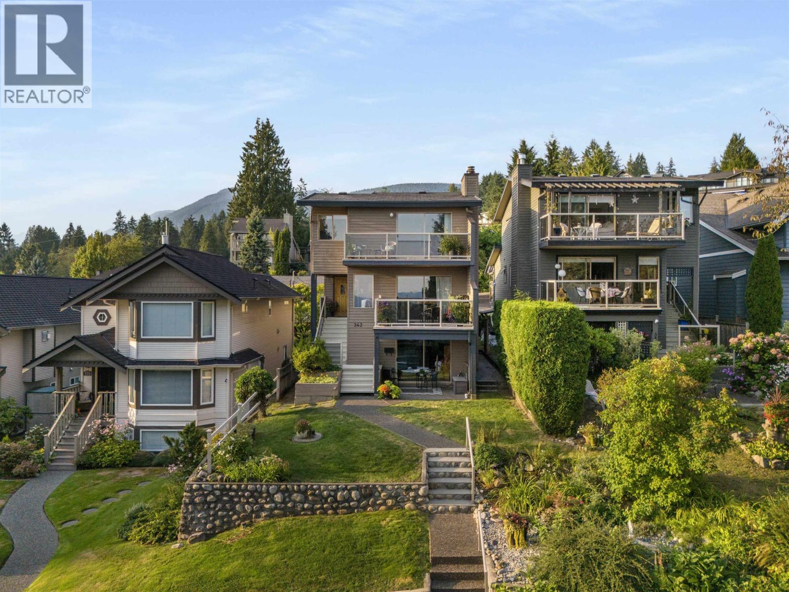 342 E 26TH STREET, North Vancouver, British Columbia