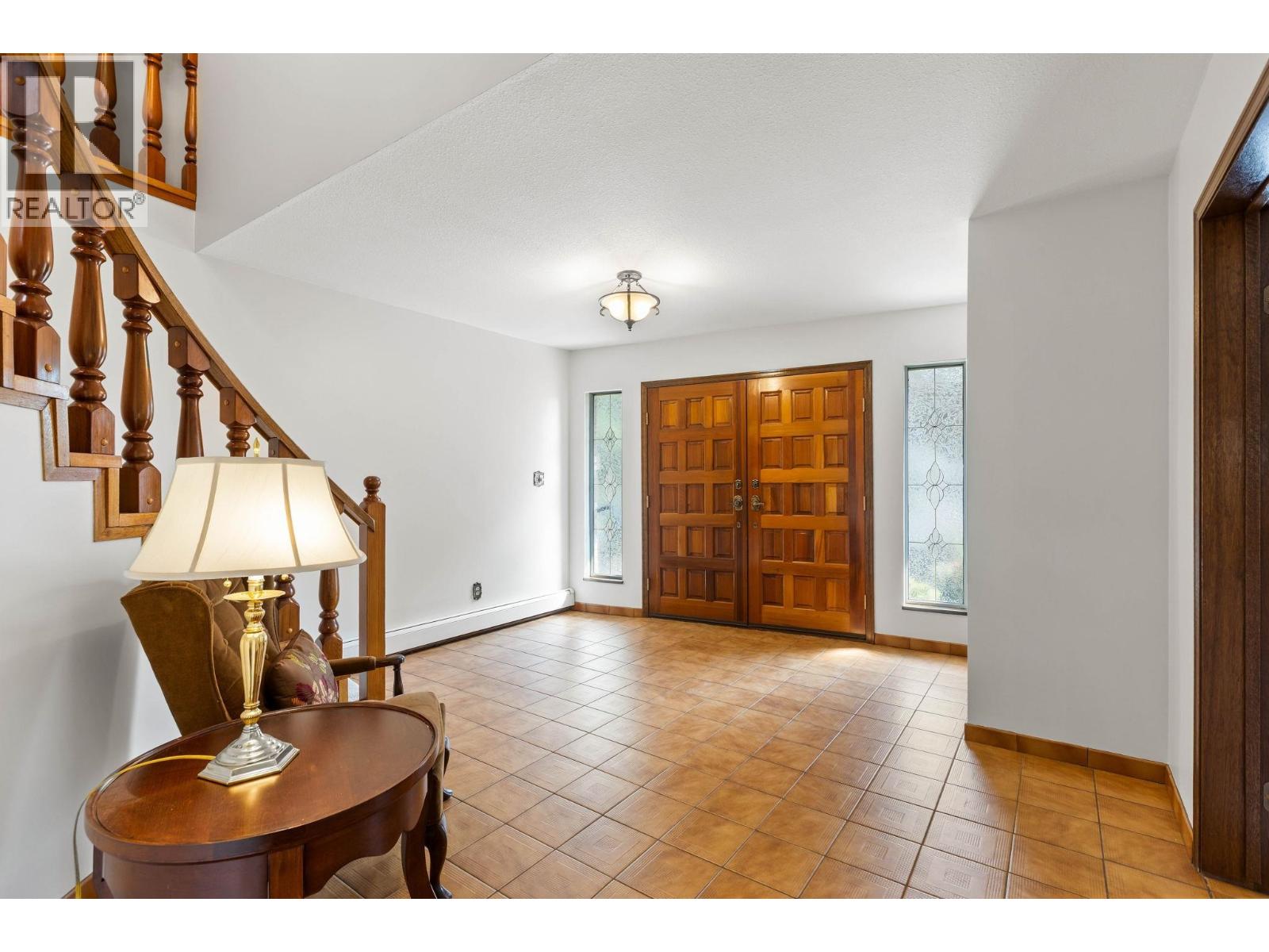 5470 Braelawn Drive, Burnaby, British Columbia  V5B 4R7 - Photo 3 - R3043418