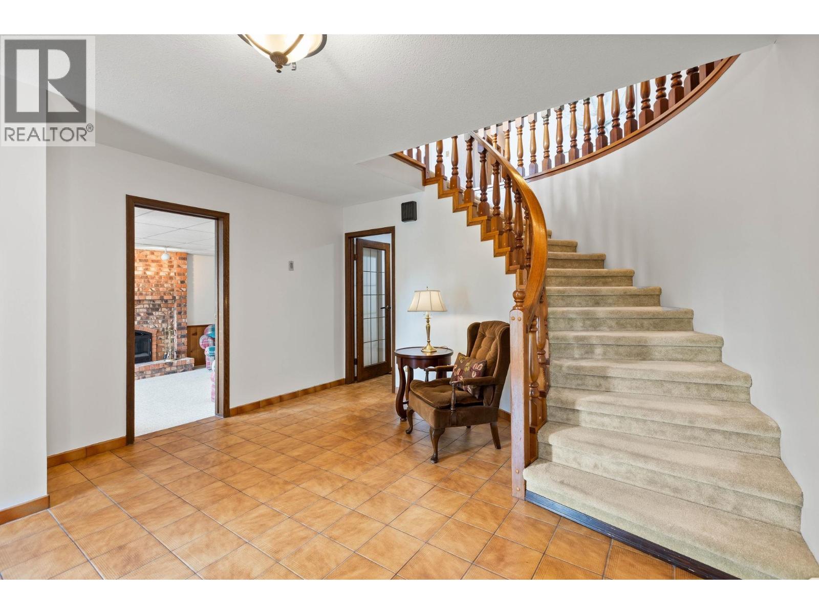 5470 Braelawn Drive, Burnaby, British Columbia  V5B 4R7 - Photo 4 - R3043418