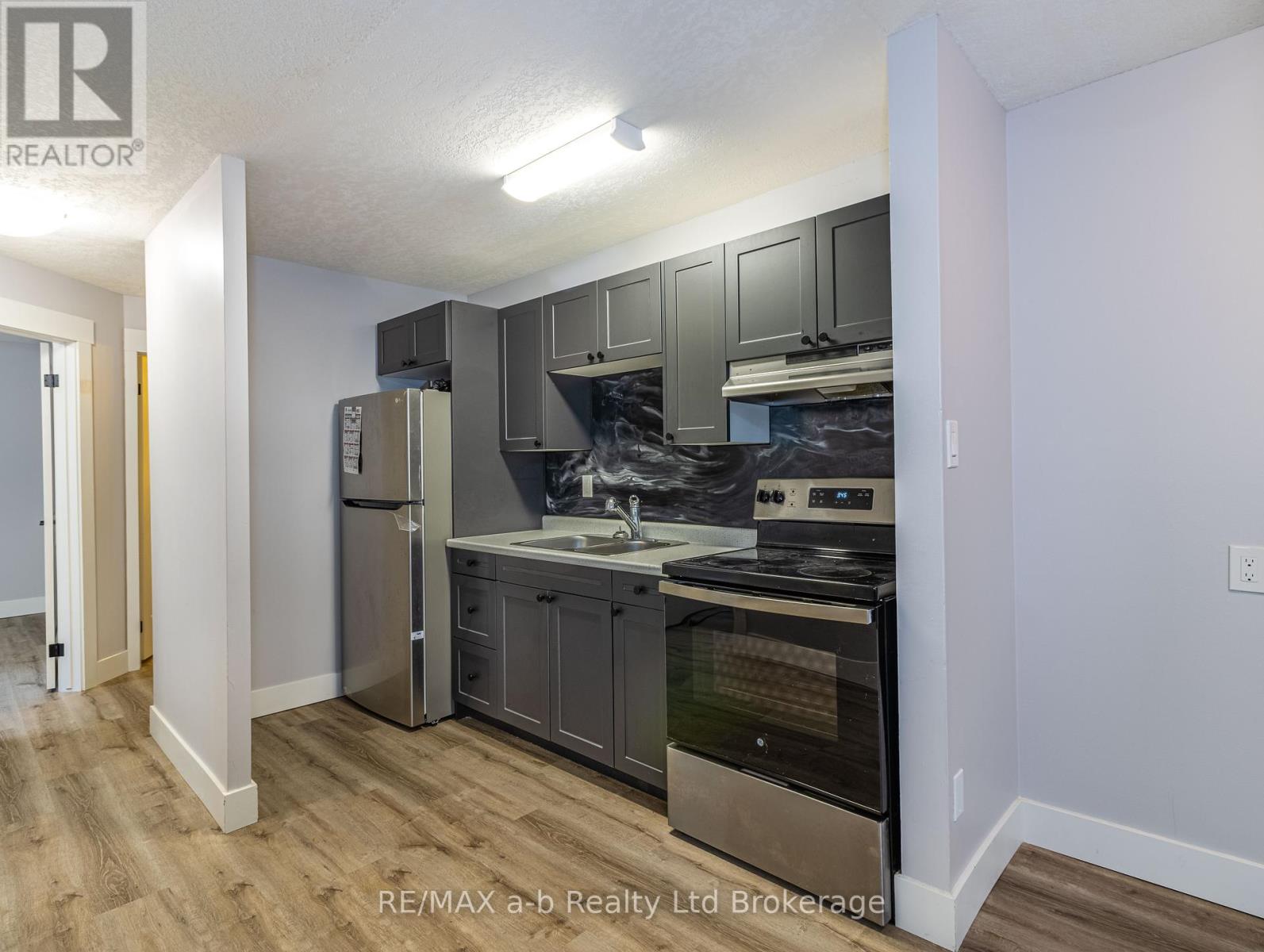 12 Victor Street, London South, Ontario  N6C 1B7 - Photo 4 - X12333691
