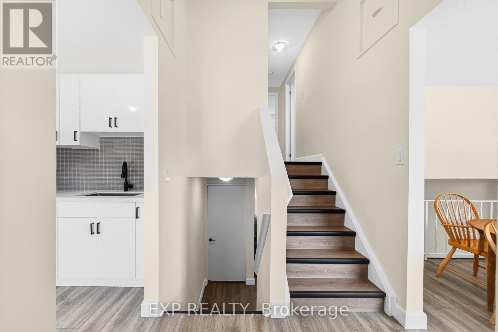 720 Parkview Crescent, Cambridge, Ontario  N3H 4X9 - Photo 10 - X12369404