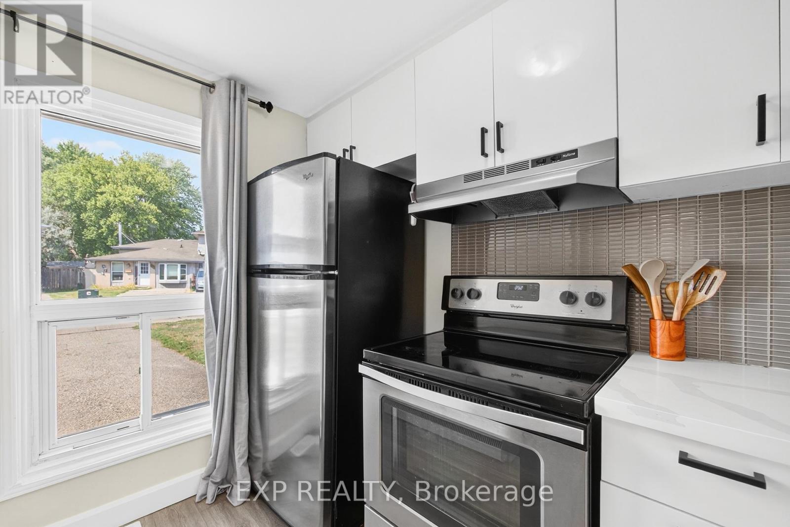 720 Parkview Crescent, Cambridge, Ontario  N3H 4X9 - Photo 6 - X12369404