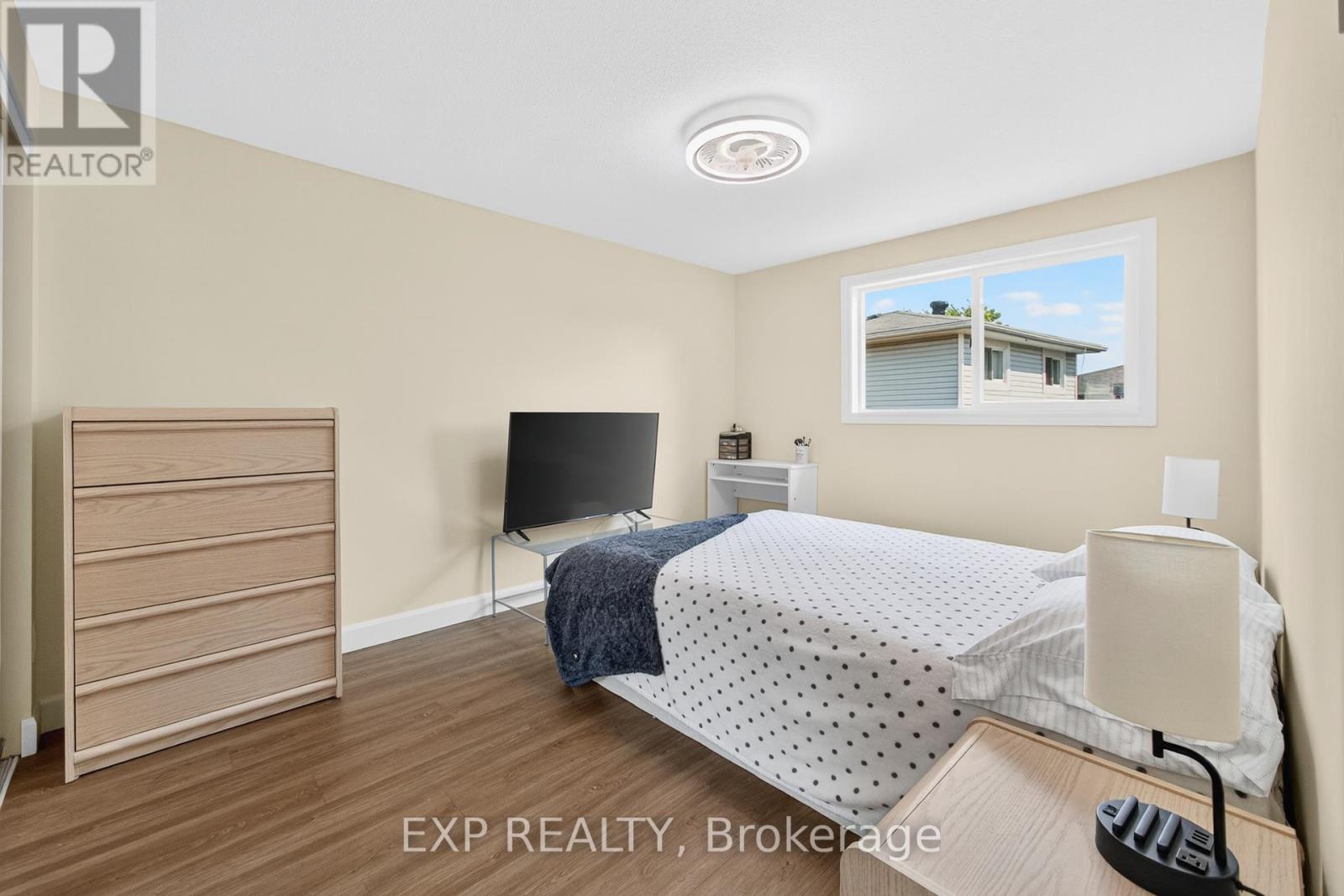 720 Parkview Crescent, Cambridge, Ontario  N3H 4X9 - Photo 17 - X12369404