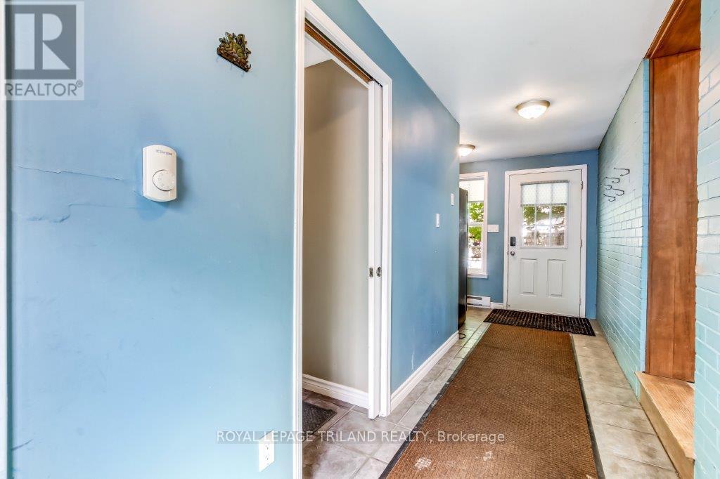 286 King Street S, Thames Centre, Ontario  N0M 2P0 - Photo 22 - X12318475