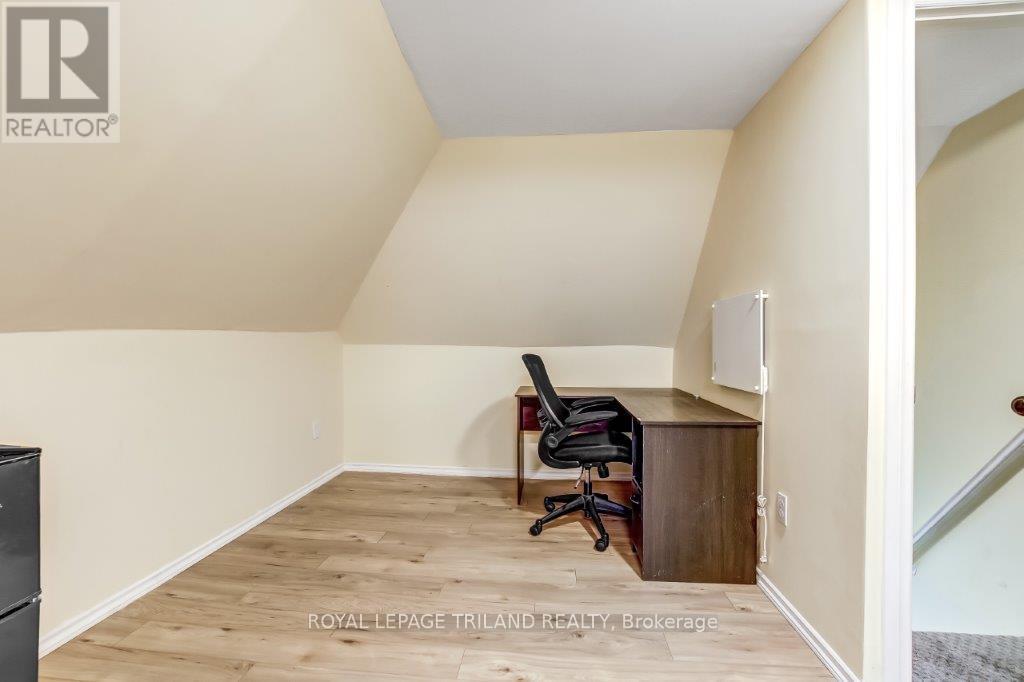 286 King Street S, Thames Centre, Ontario  N0M 2P0 - Photo 32 - X12318475