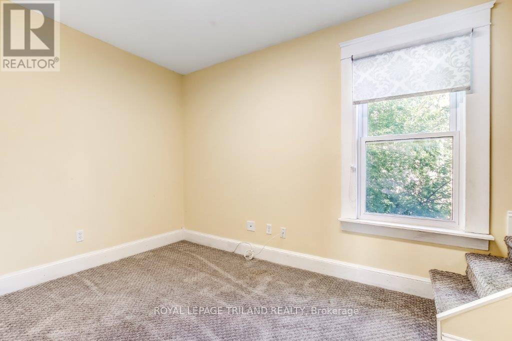 286 King Street S, Thames Centre, Ontario  N0M 2P0 - Photo 27 - X12318475