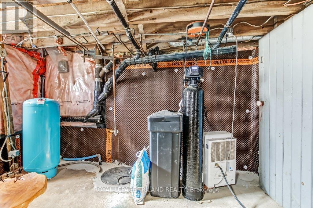 286 King Street S, Thames Centre, Ontario  N0M 2P0 - Photo 35 - X12318475