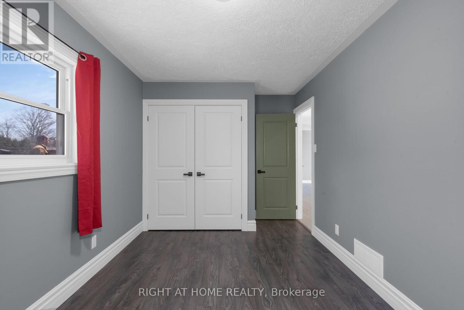 42 Byrnes Crescent, Penetanguishene, Ontario  L9M 1V9 - Photo 18 - S12379291