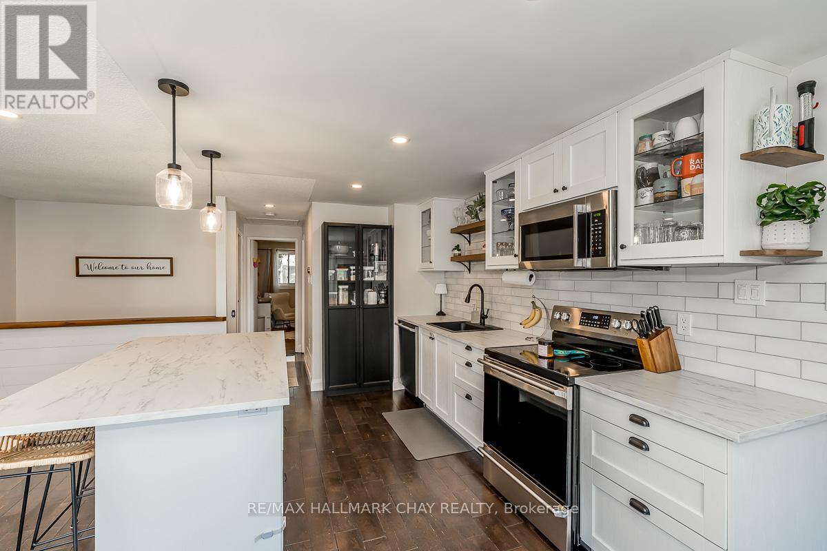 29 Shaw Crescent, Barrie (Letitia Heights), Ontario  L4N 4Z3 - Photo 4 - S12379298