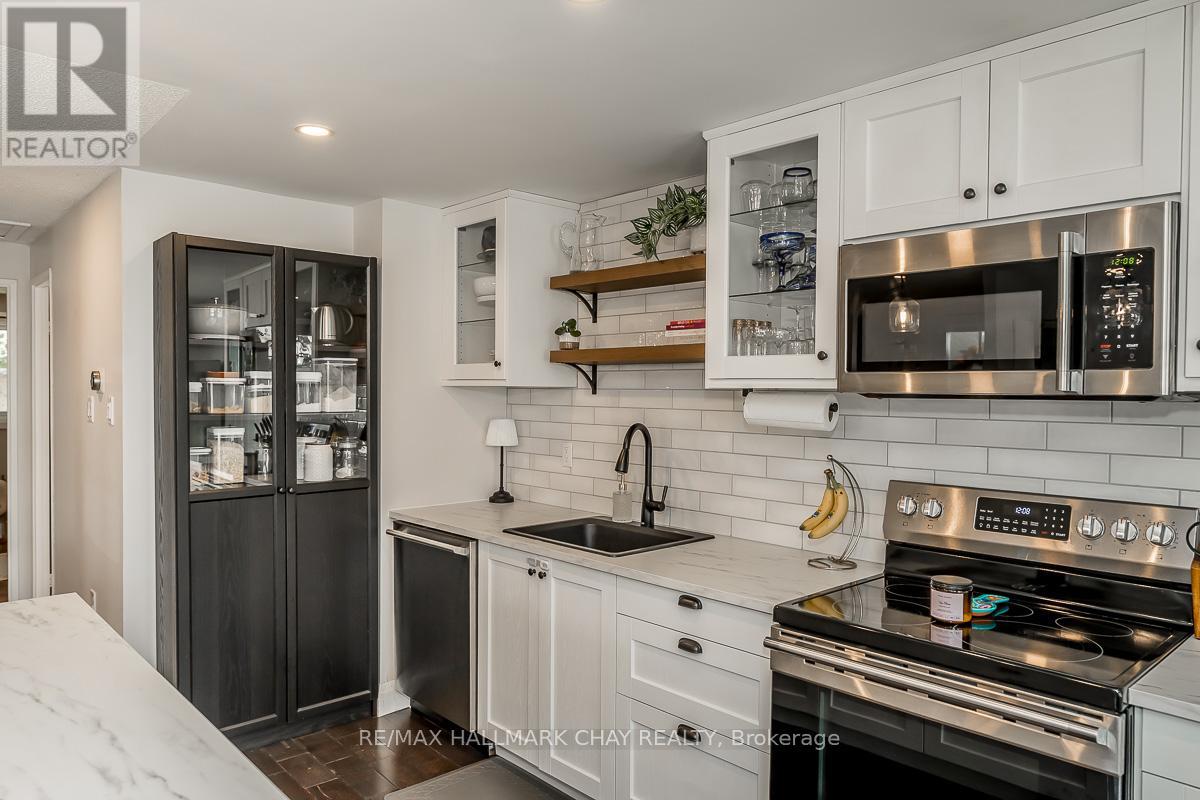 29 Shaw Crescent, Barrie (Letitia Heights), Ontario  L4N 4Z3 - Photo 5 - S12379298