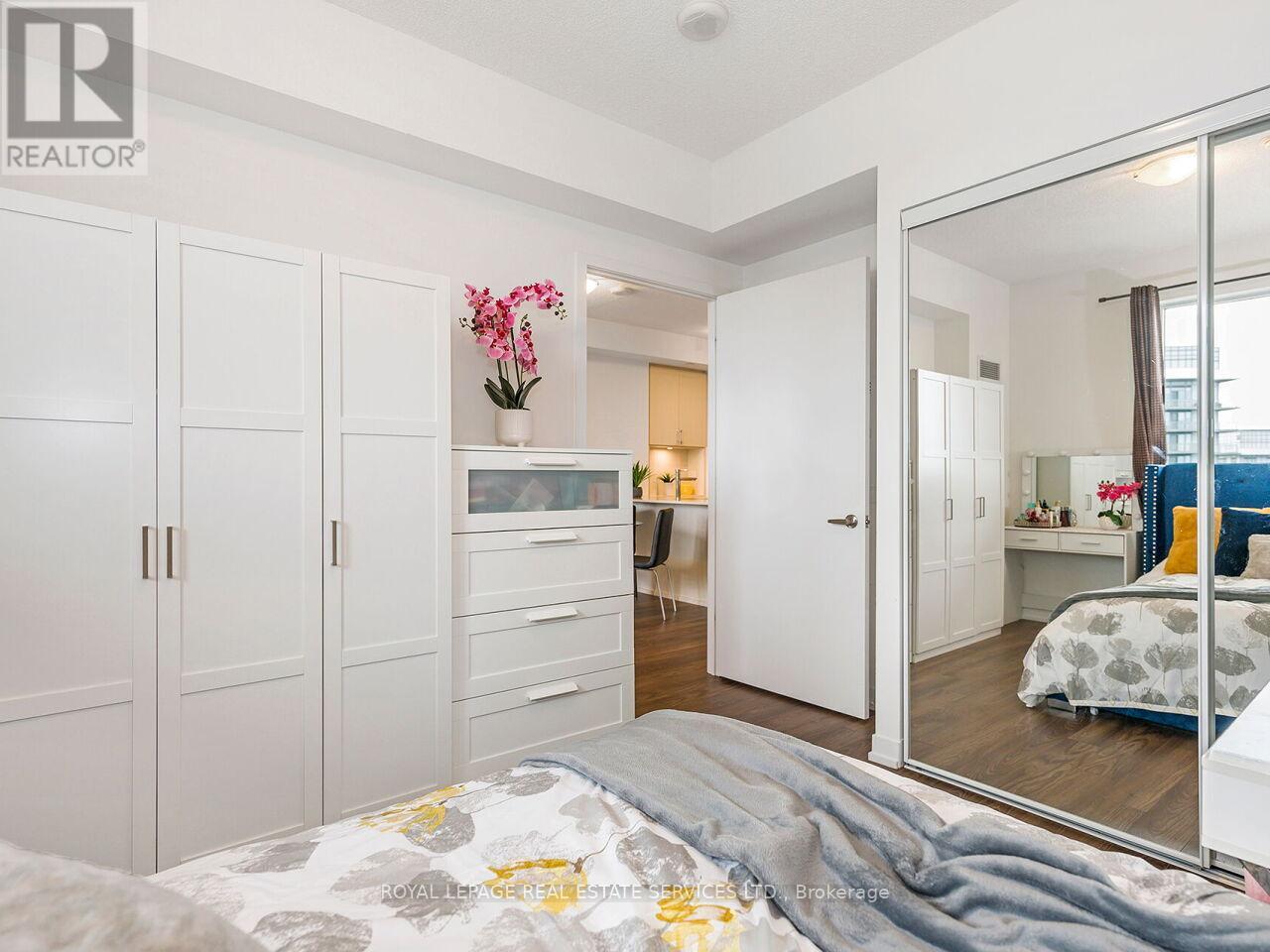 1807 - 2560 Eglinton Avenue W, Mississauga, Ontario  L5M 0Y3 - Photo 14 - W12379286