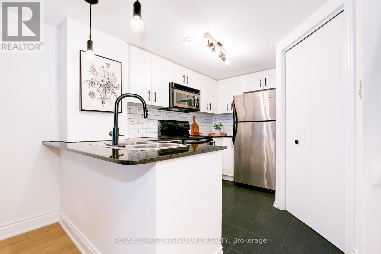 1602 - 28 Laidlaw Street, Toronto, Ontario  M6K 1X2 - Photo 9 - W12379292