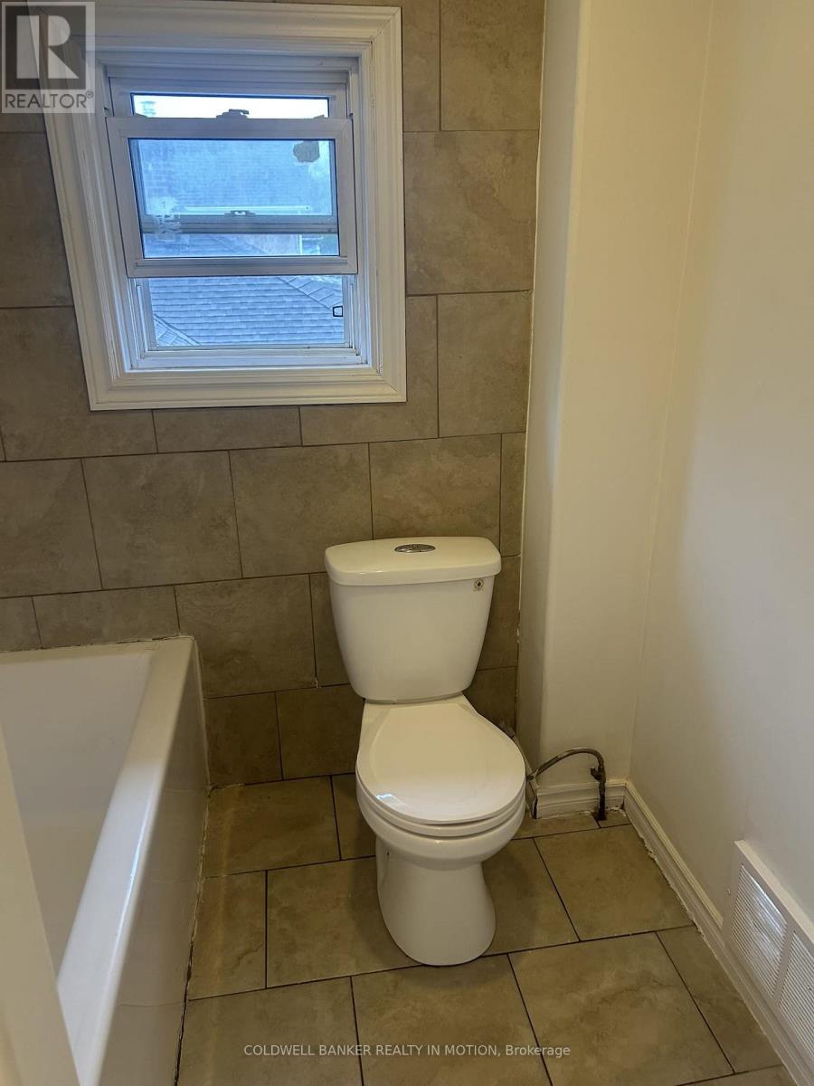 Upper Level - 89 Garner Avenue, Welland, Ontario  L3B 2X8 - Photo 17 - X12379287
