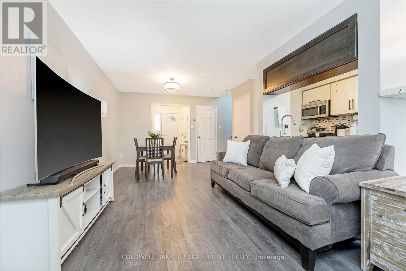 22 Stewart Maclaren Road, Halton Hills, Ontario  L7G 5L8 - Photo 12 - W12379345