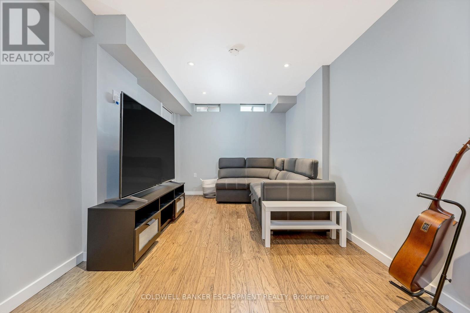 22 Stewart Maclaren Road, Halton Hills, Ontario  L7G 5L8 - Photo 23 - W12379345