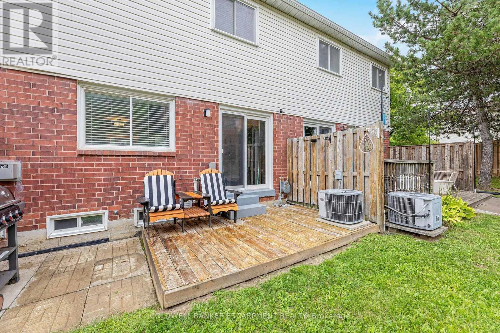 22 Stewart Maclaren Road, Halton Hills, Ontario  L7G 5L8 - Photo 25 - W12379345