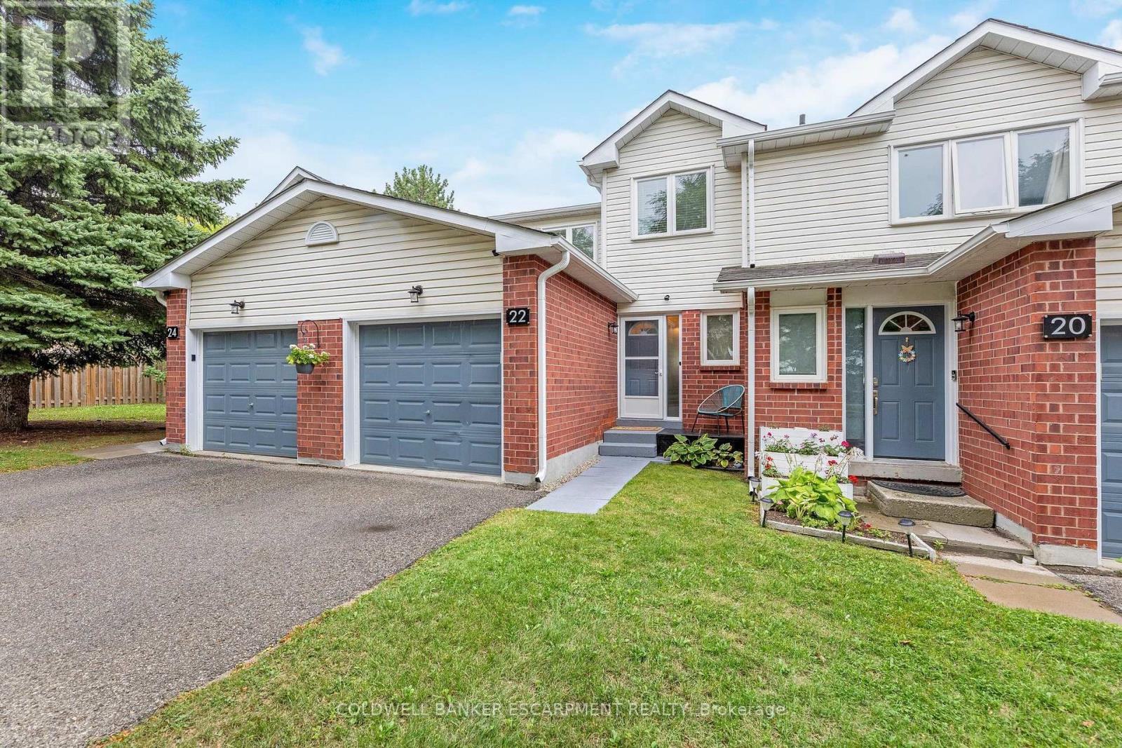 22 Stewart Maclaren Road, Halton Hills, Ontario  L7G 5L8 - Photo 3 - W12379345