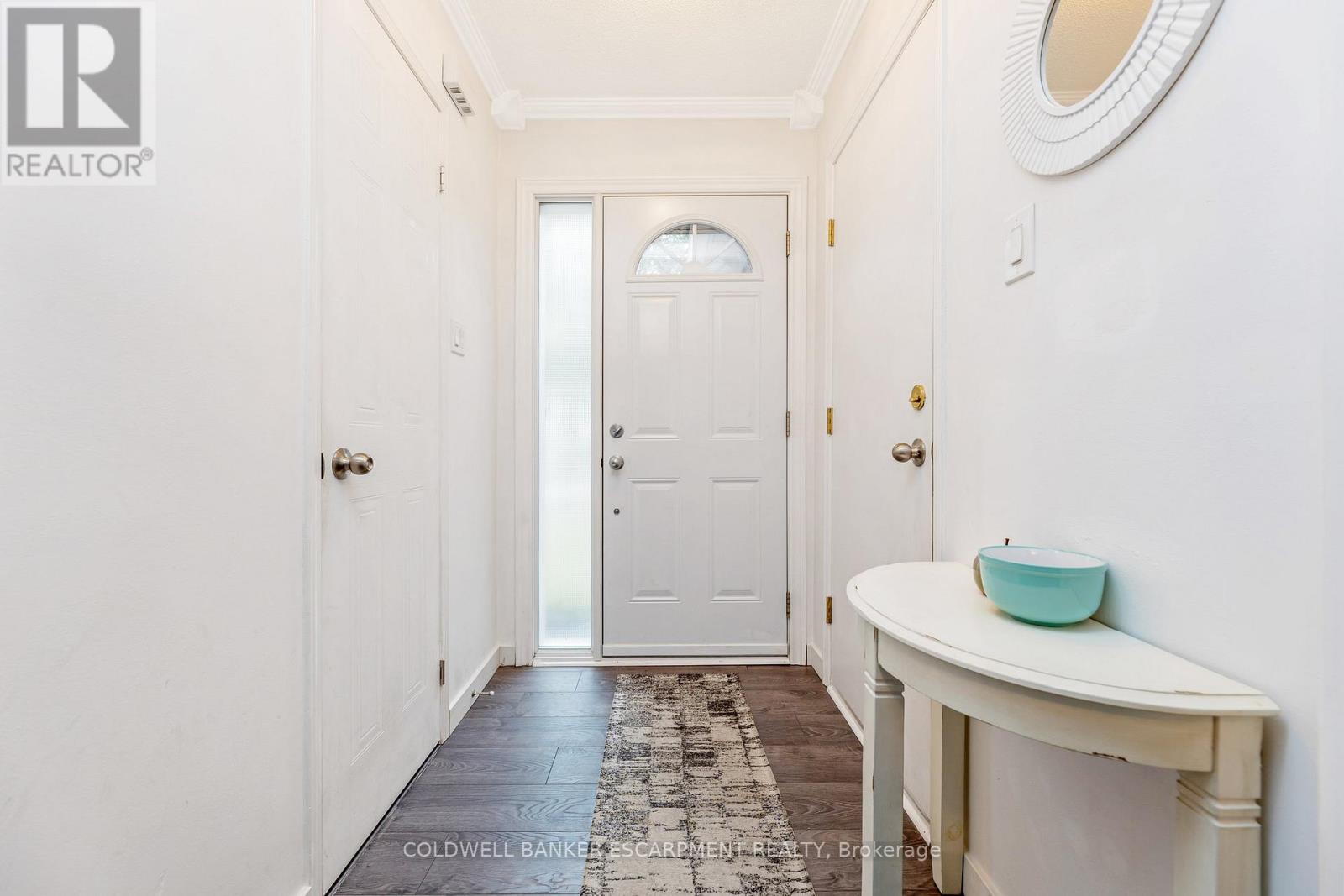22 Stewart Maclaren Road, Halton Hills, Ontario  L7G 5L8 - Photo 5 - W12379345